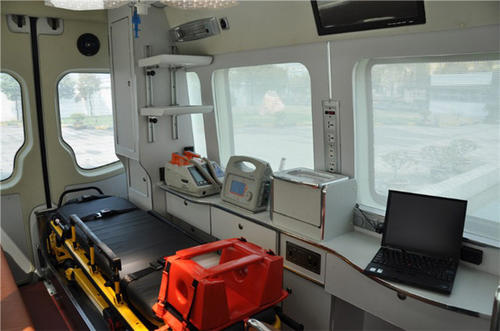 武冈救护车内部